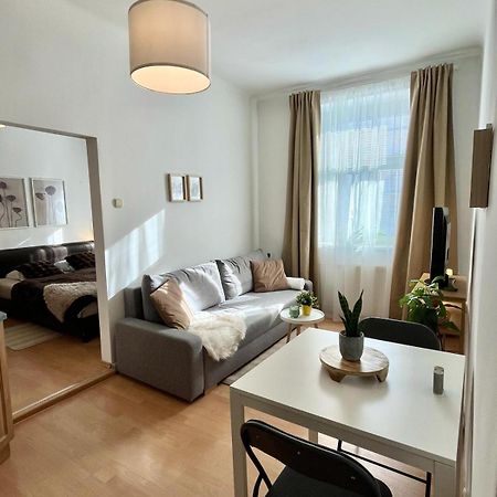 Apartment Caroline - Old Town, Ac Bratislava Eksteriør bilde