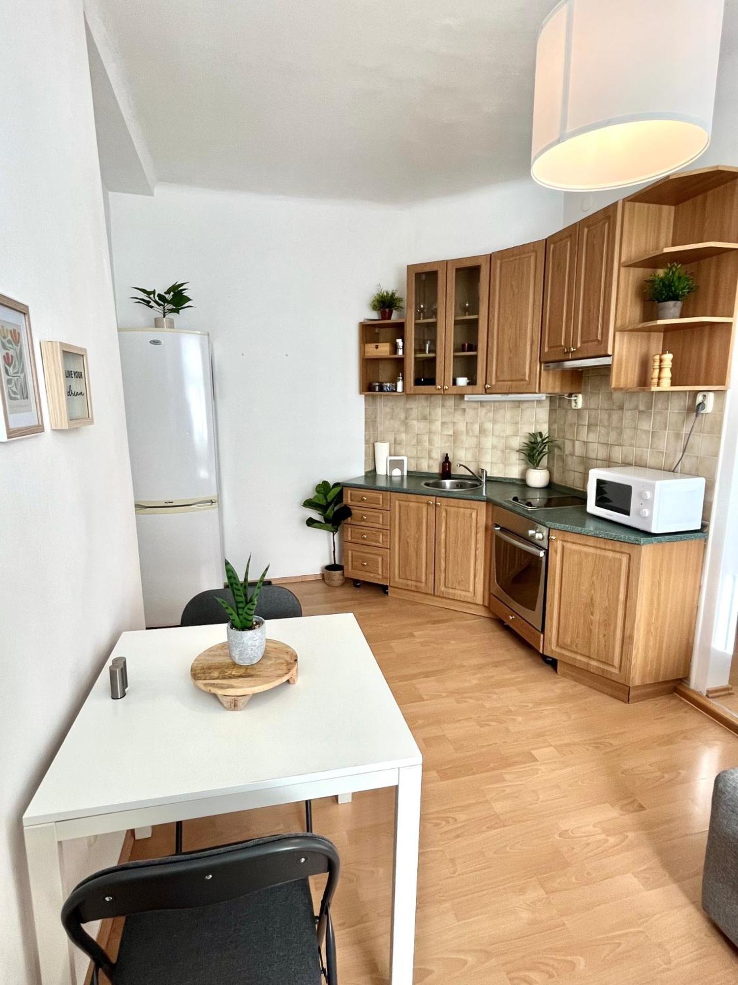Apartment Caroline - Old Town, Ac Bratislava Eksteriør bilde