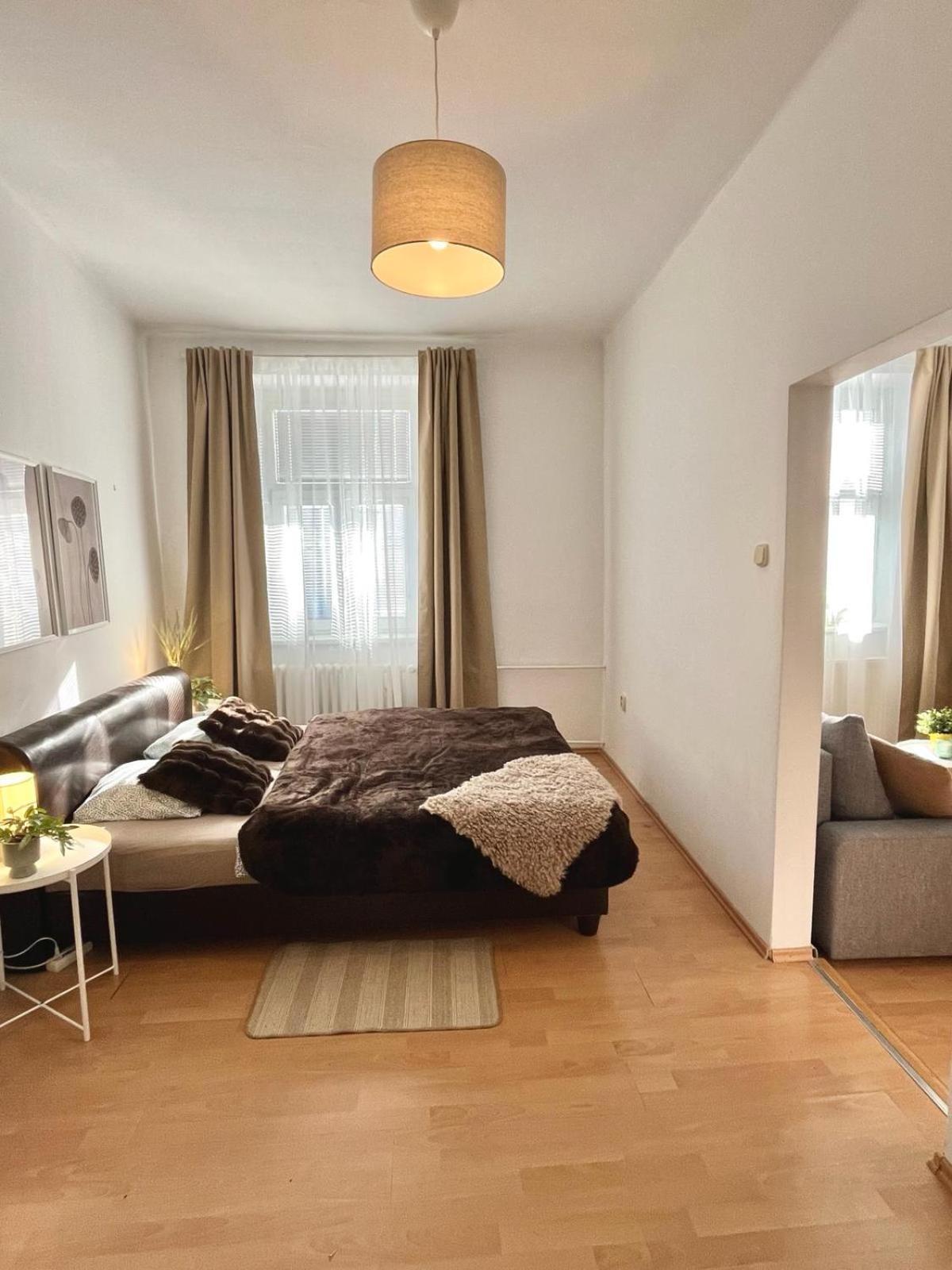 Apartment Caroline - Old Town, Ac Bratislava Eksteriør bilde