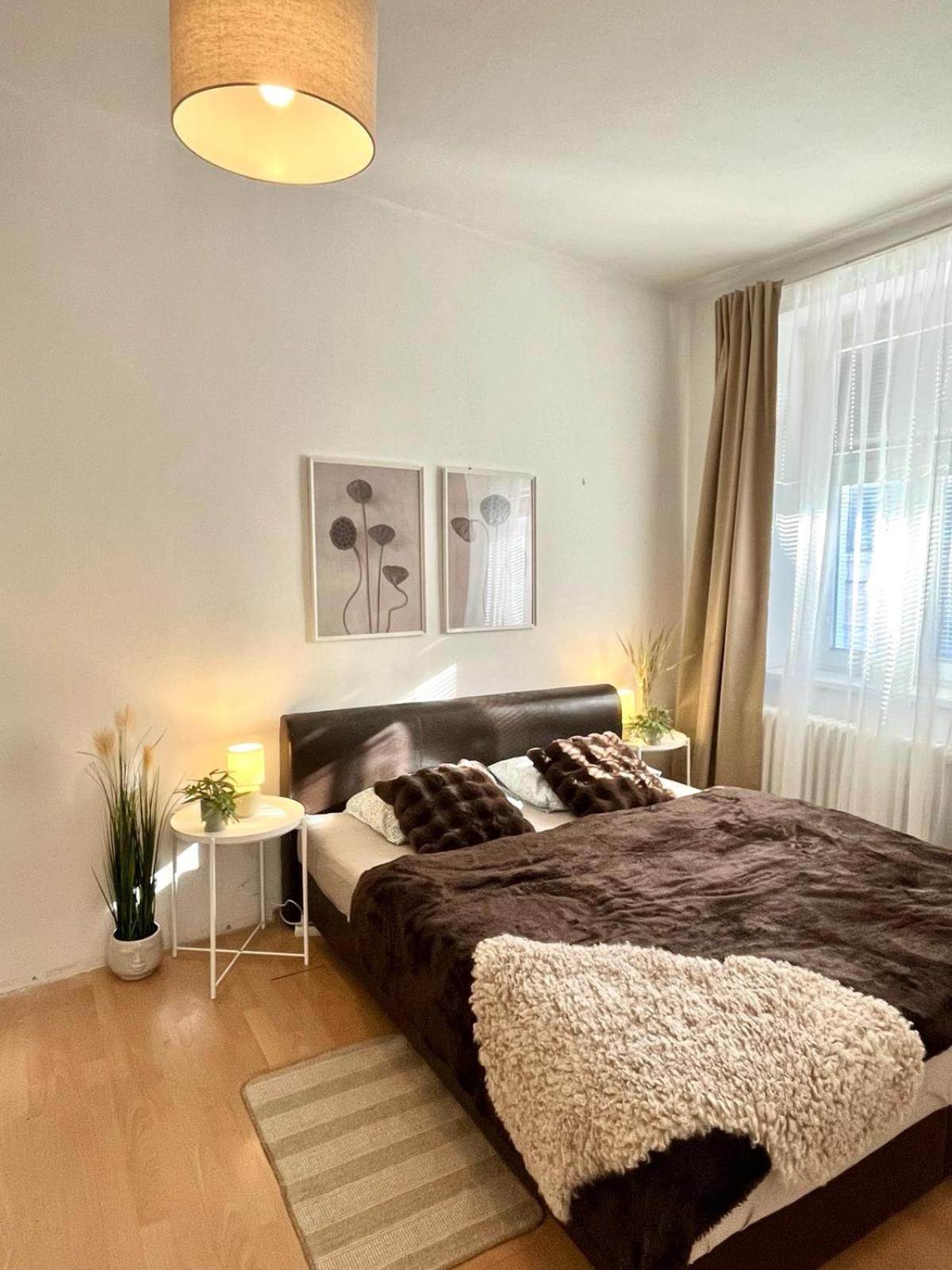 Apartment Caroline - Old Town, Ac Bratislava Eksteriør bilde